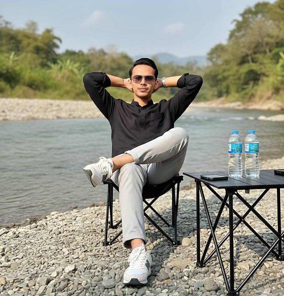 Senior {Full Stack}Web & App developer